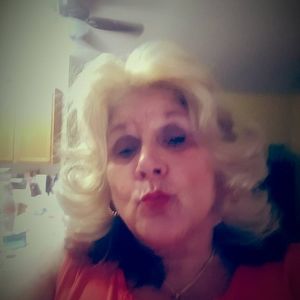 Meet your Posher, Cynthia